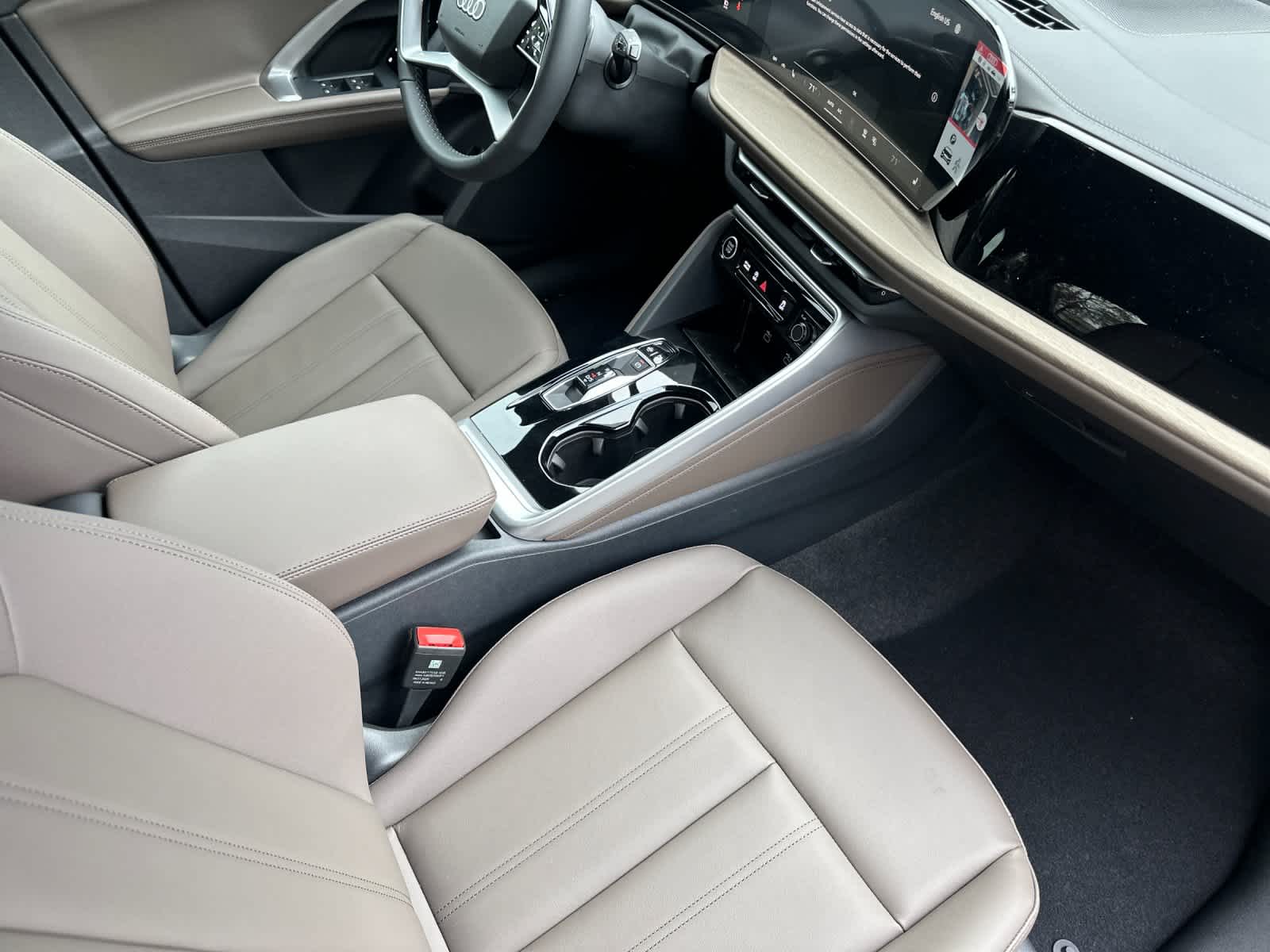 Thumbnail: 2025 Audi Q5 - 16