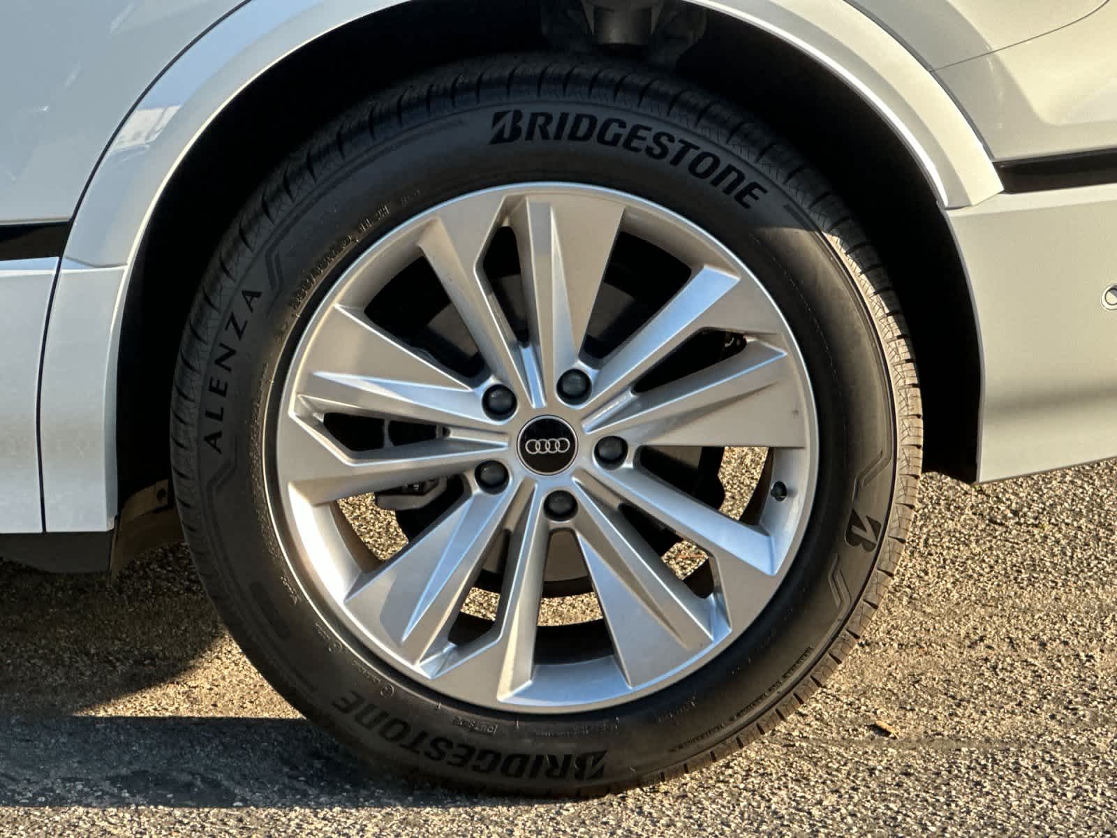 Thumbnail: 2025 Audi Q6 e-tron - 27