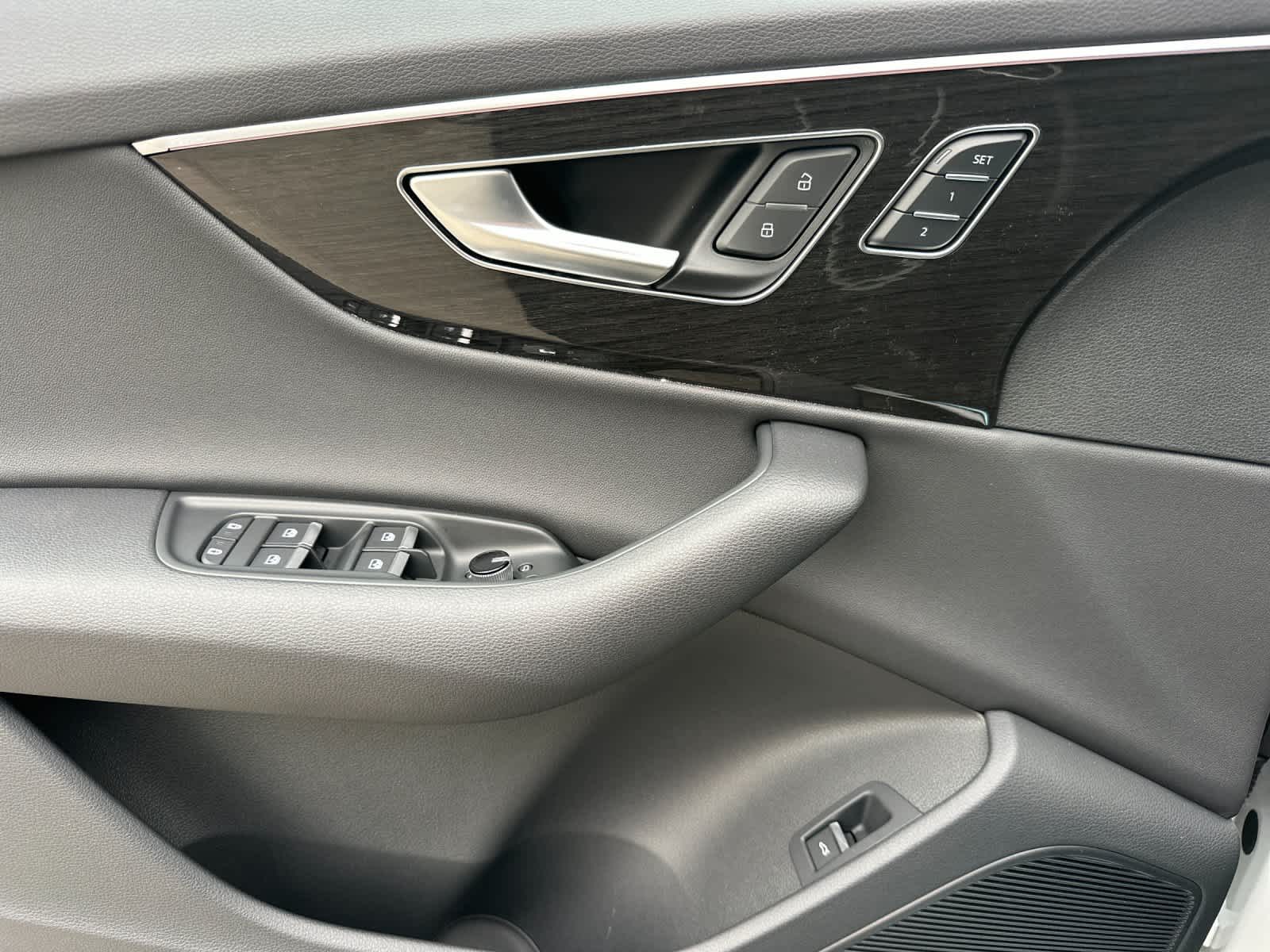 Thumbnail: 2026 Audi Q7 - 12