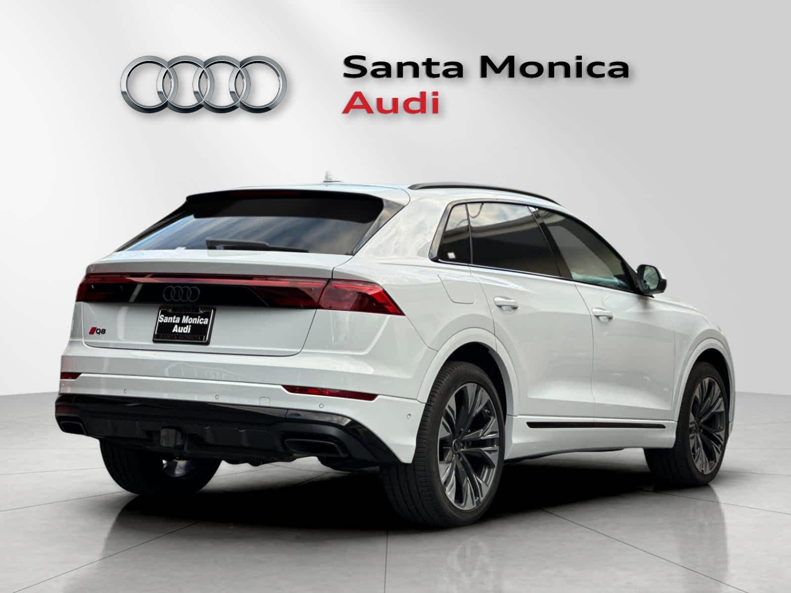 Thumbnail: 2025 Audi Q8 - 2