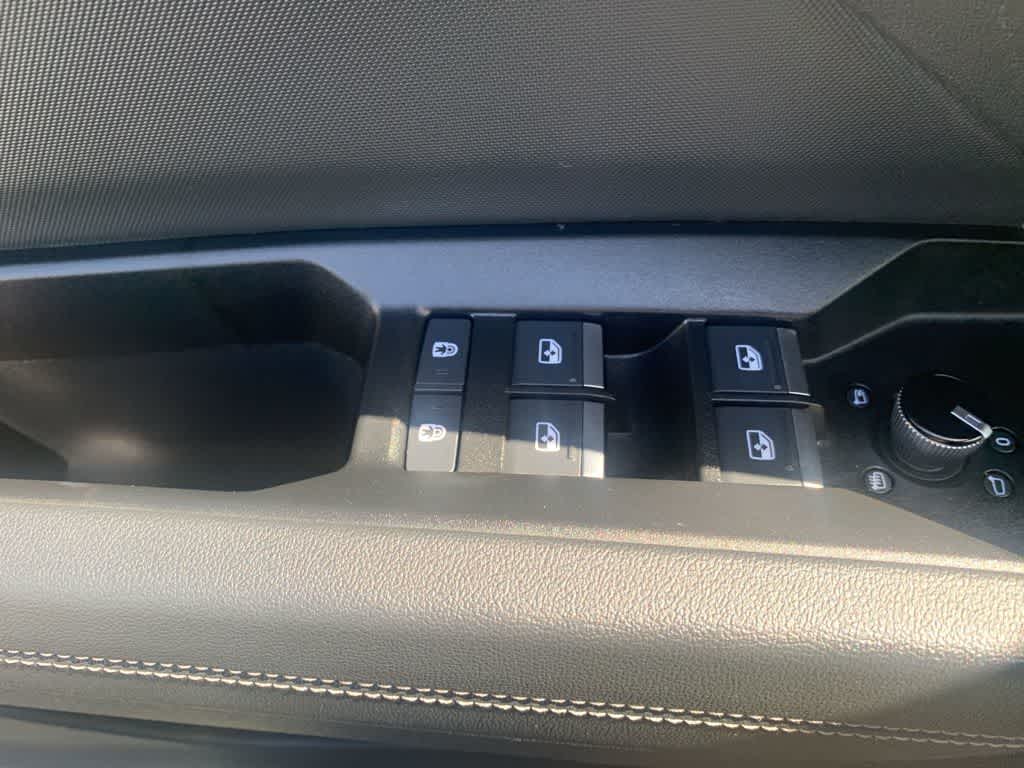 Thumbnail: 2023 Audi Q4 e-tron - 23