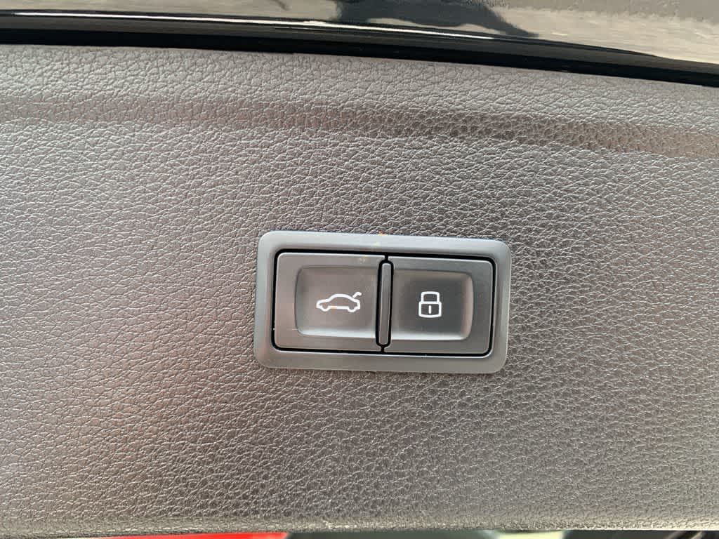 Thumbnail: 2022 Audi Q5 - 25