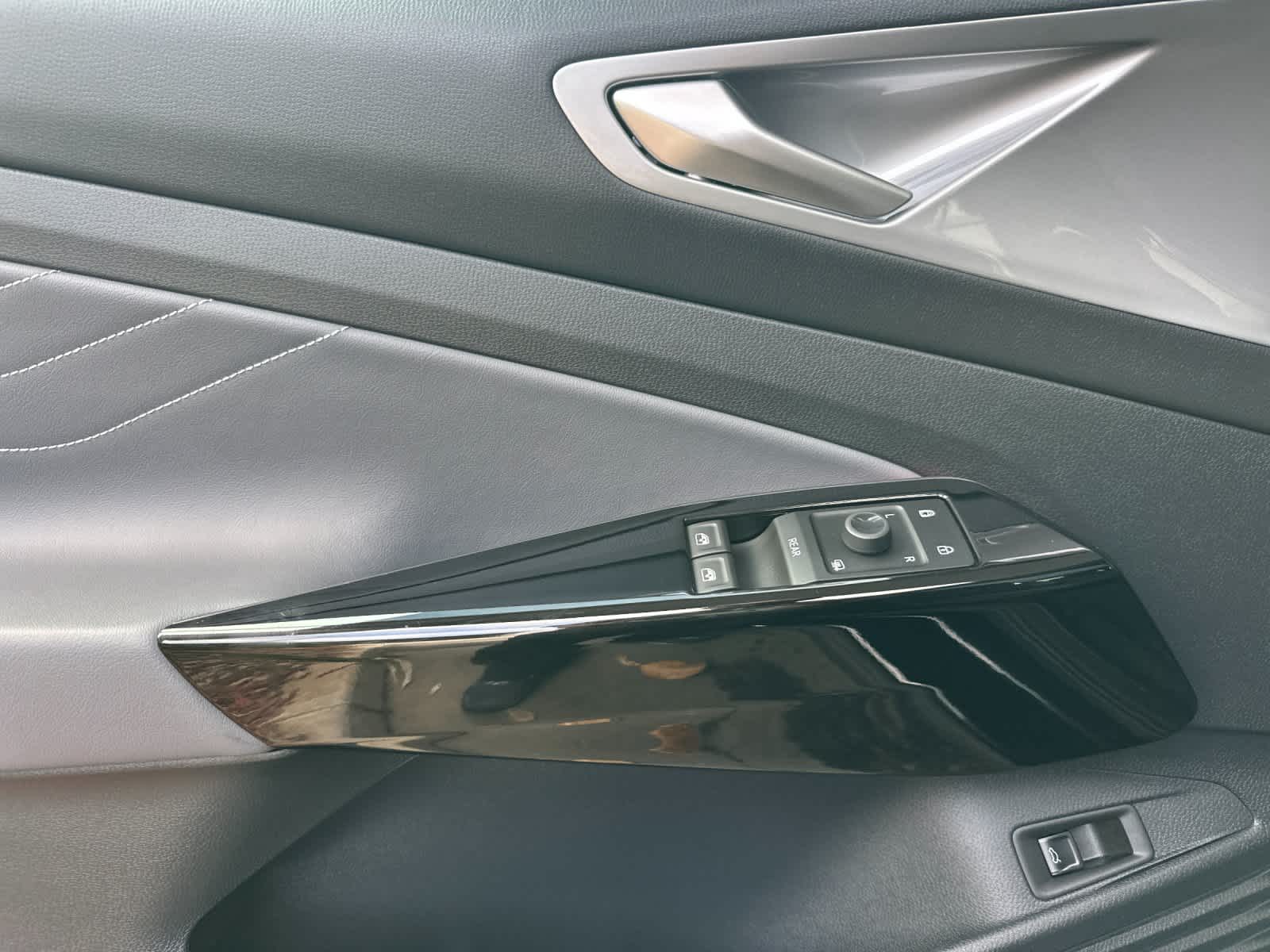 Thumbnail: 2023 Volkswagen ID.4 - 12