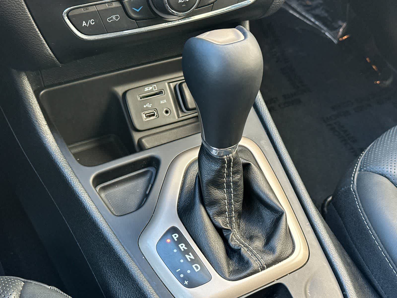 Thumbnail: 2016 Jeep Cherokee - 22