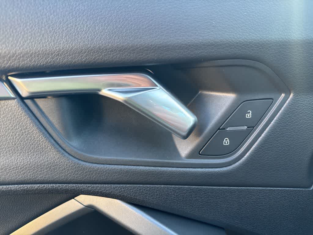 Thumbnail: 2024 Audi Q3 - 19