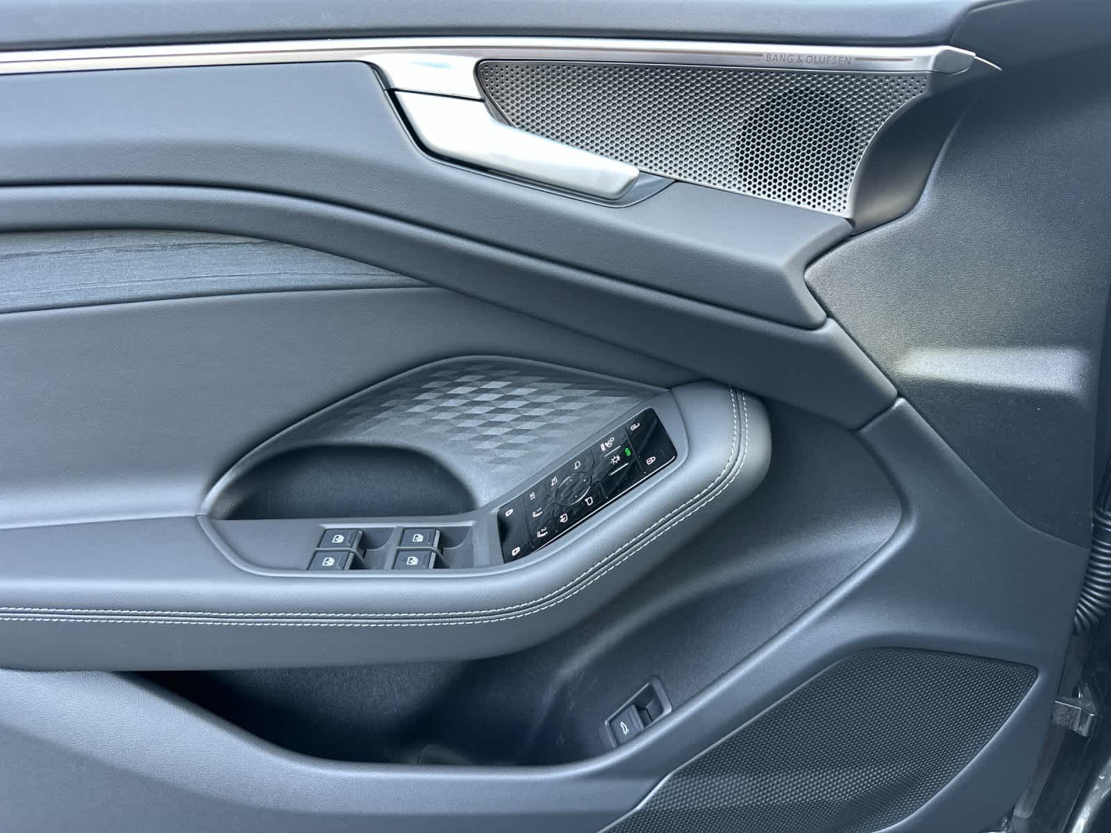 Thumbnail: 2026 Audi A6 - 12