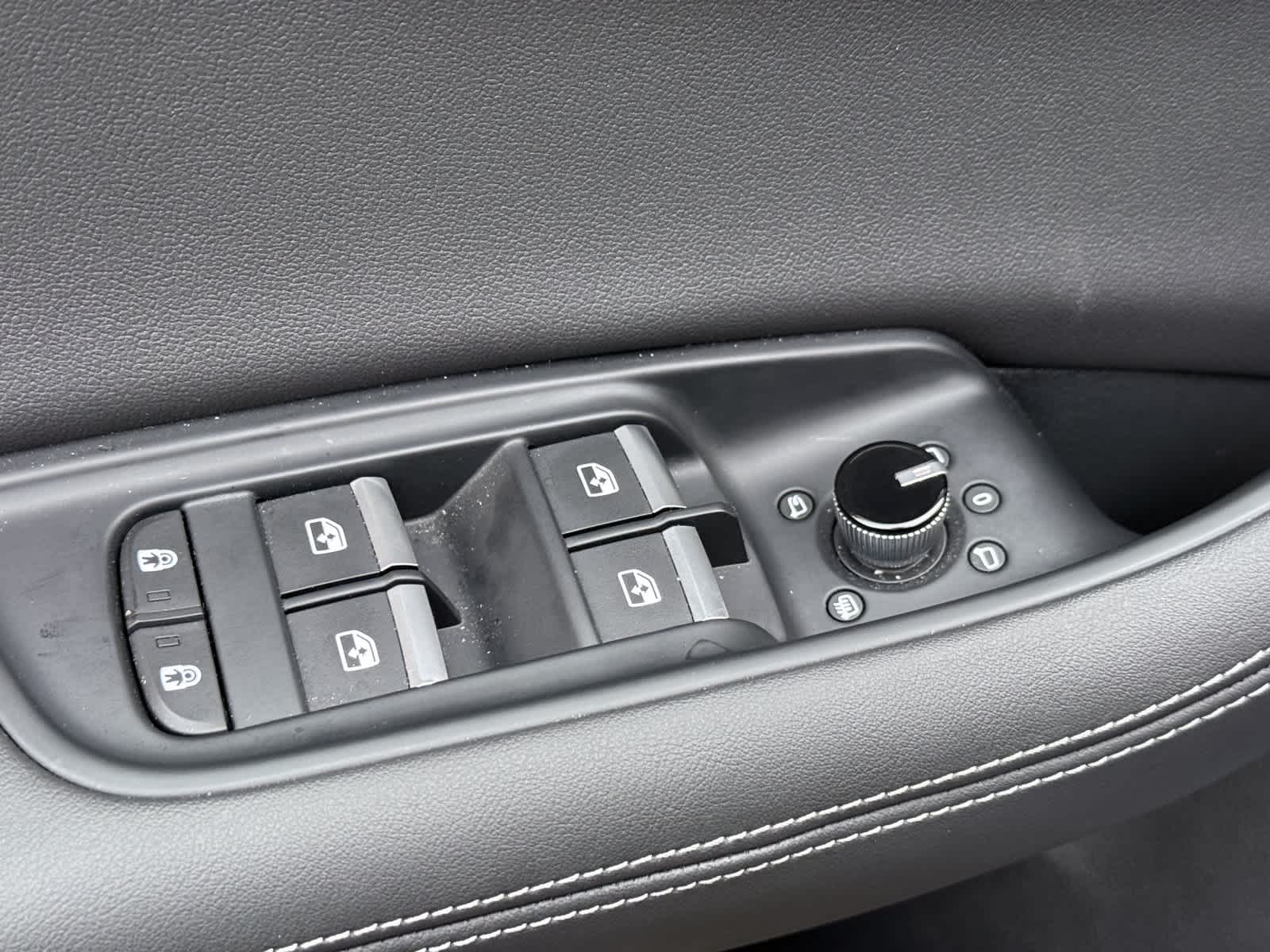 Thumbnail: 2025 Audi Q8 - 12