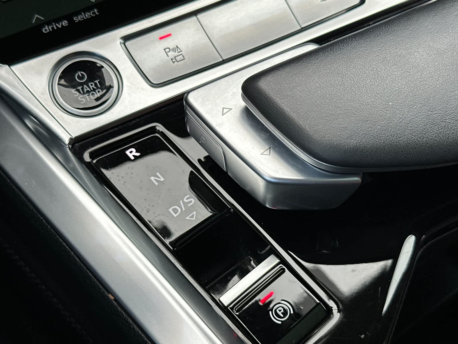 Thumbnail: 2024 Audi Q8 e-tron - 21