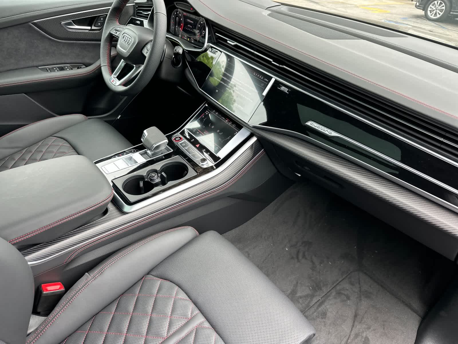 Thumbnail: 2026 Audi SQ8 - 16