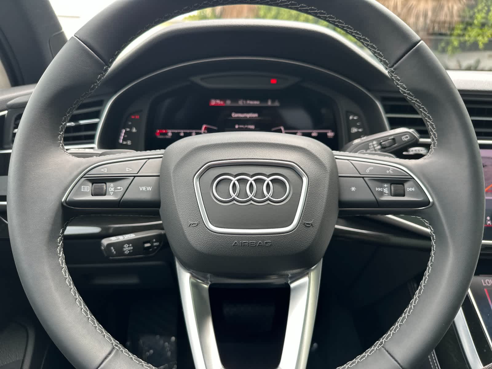 Thumbnail: 2025 Audi Q7 - 25