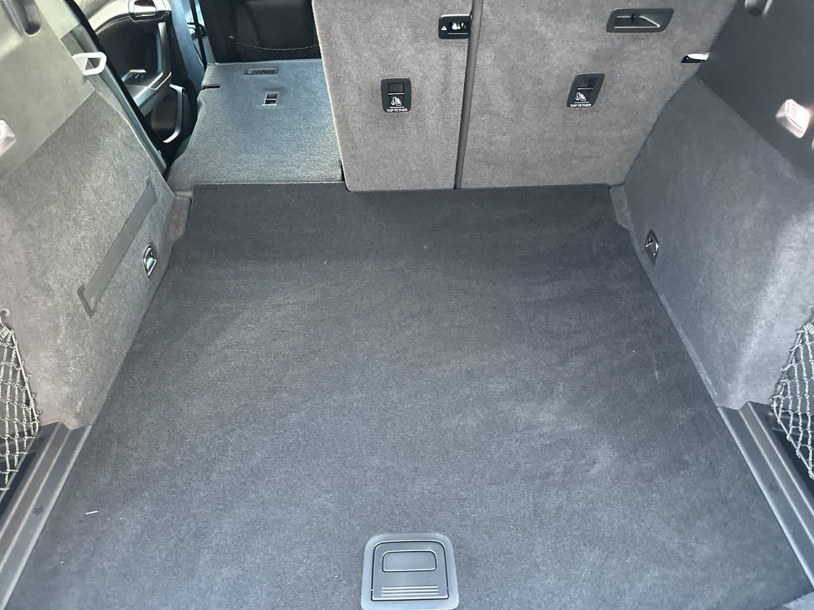 Thumbnail: 2025 Audi Q6 e-tron - 16