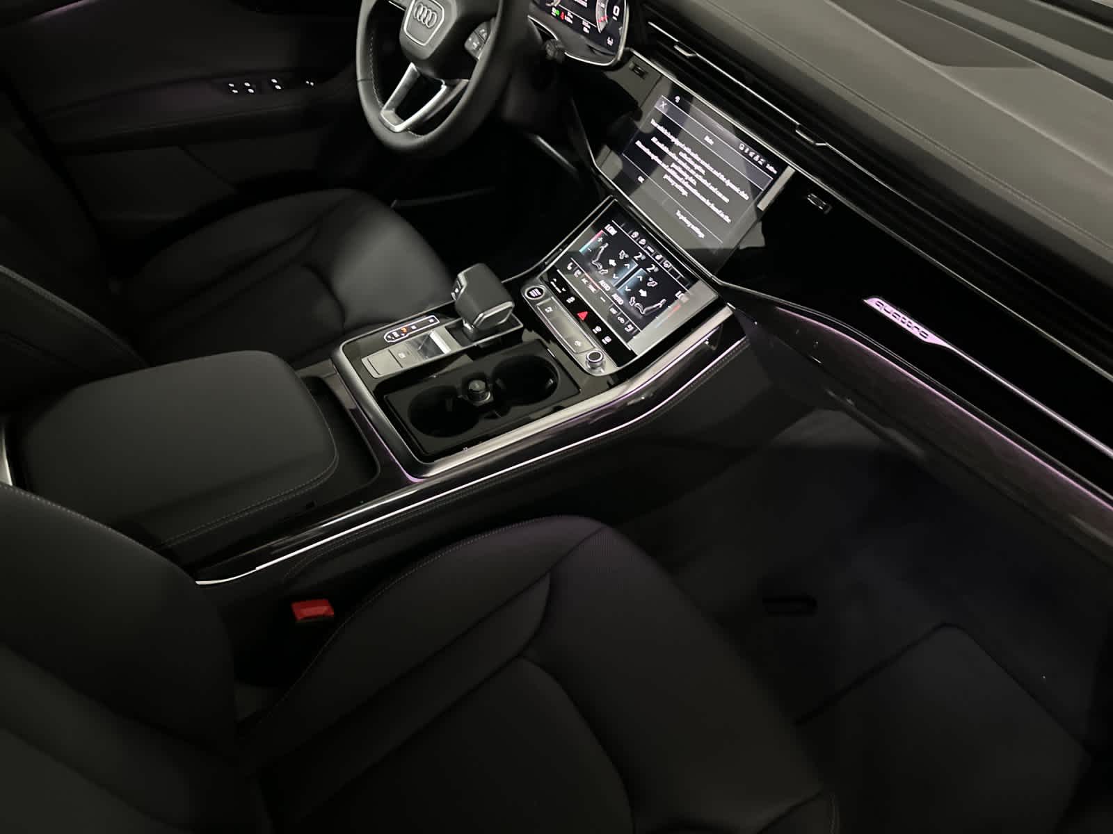 Thumbnail: 2026 Audi Q8 - 16