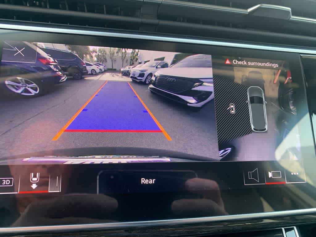 Thumbnail: 2022 Audi Q7 - 9