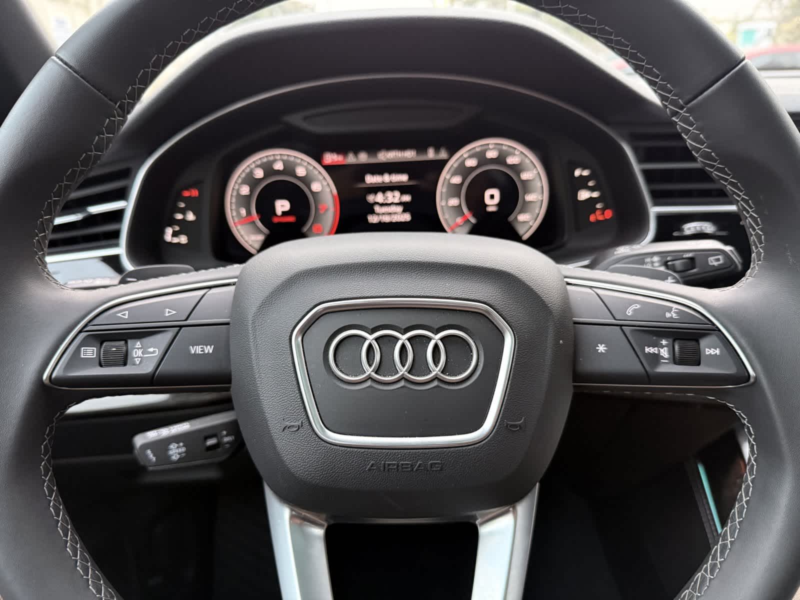 Thumbnail: 2025 Audi Q8 - 22