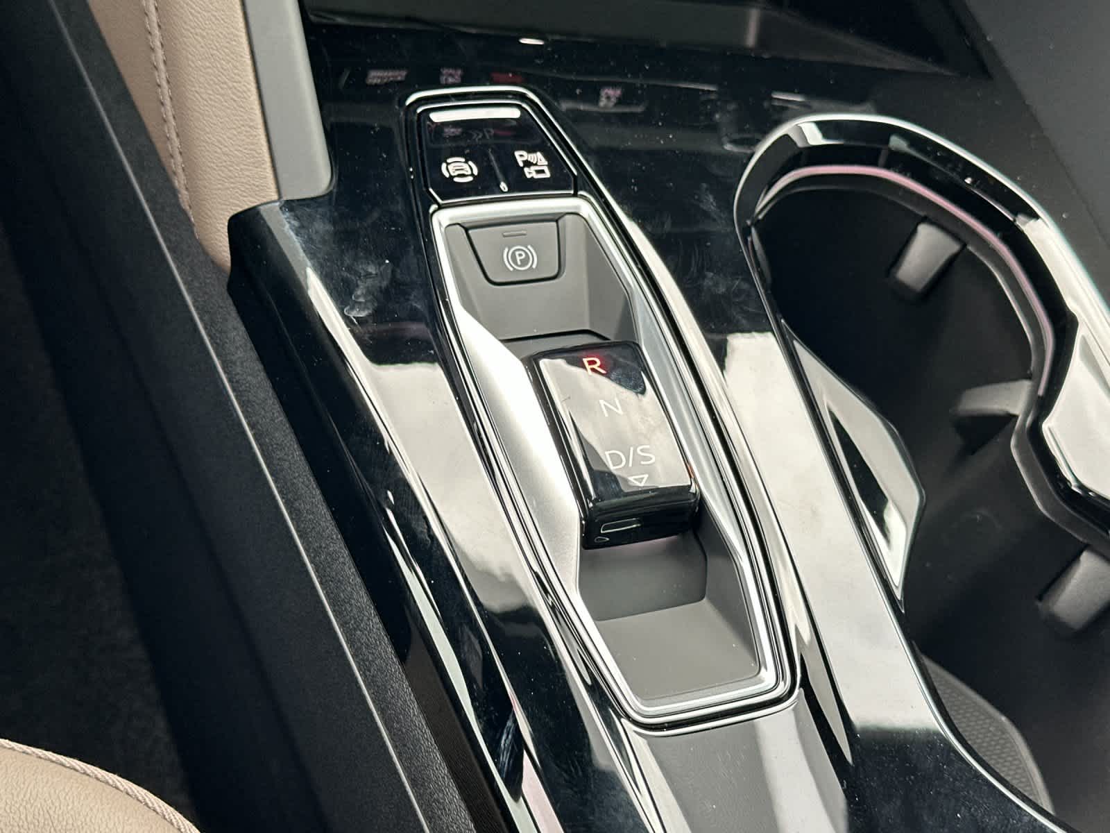 Thumbnail: 2025 Audi Q5 - 22