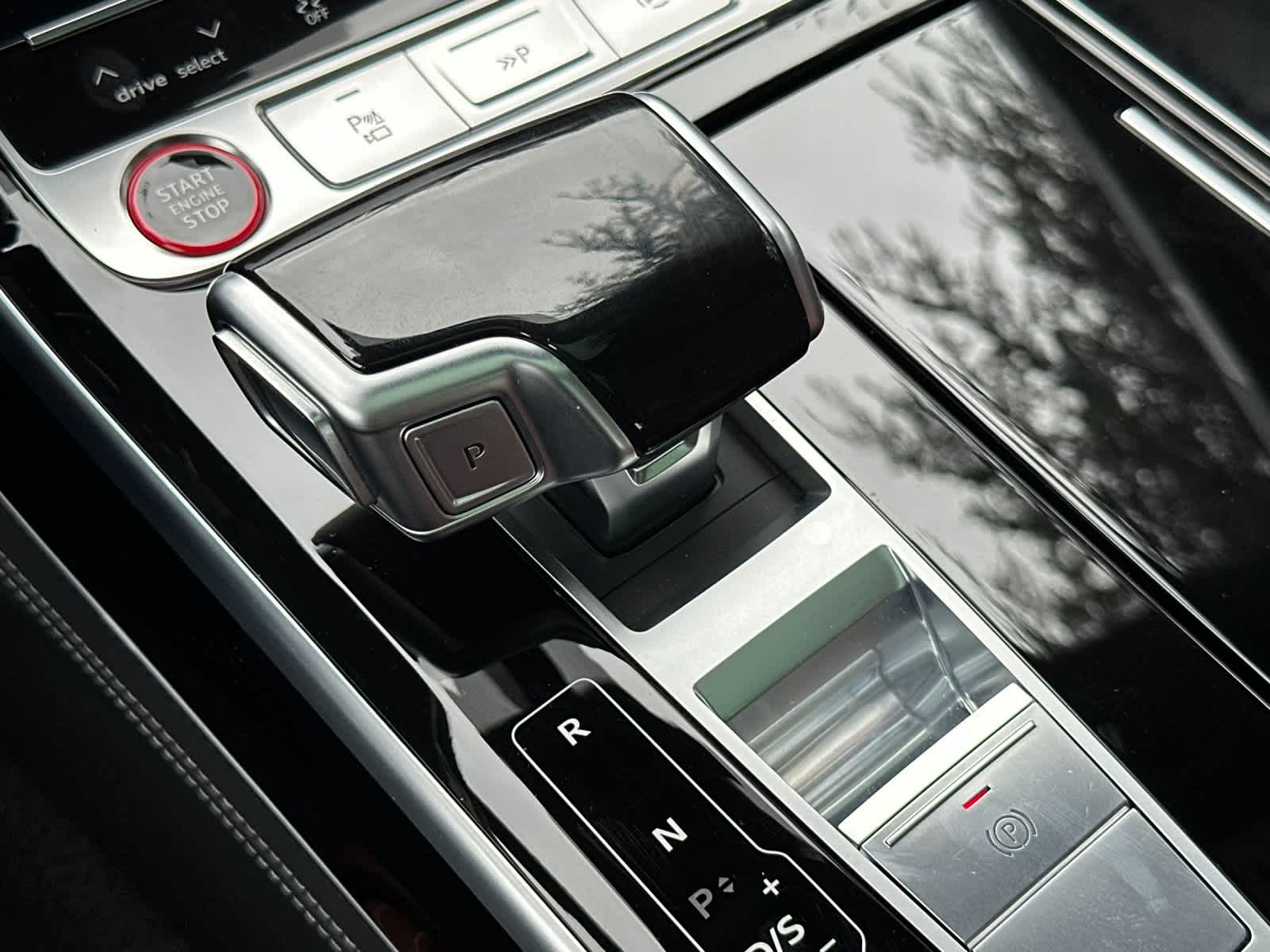 Thumbnail: 2024 Audi S8 - 20