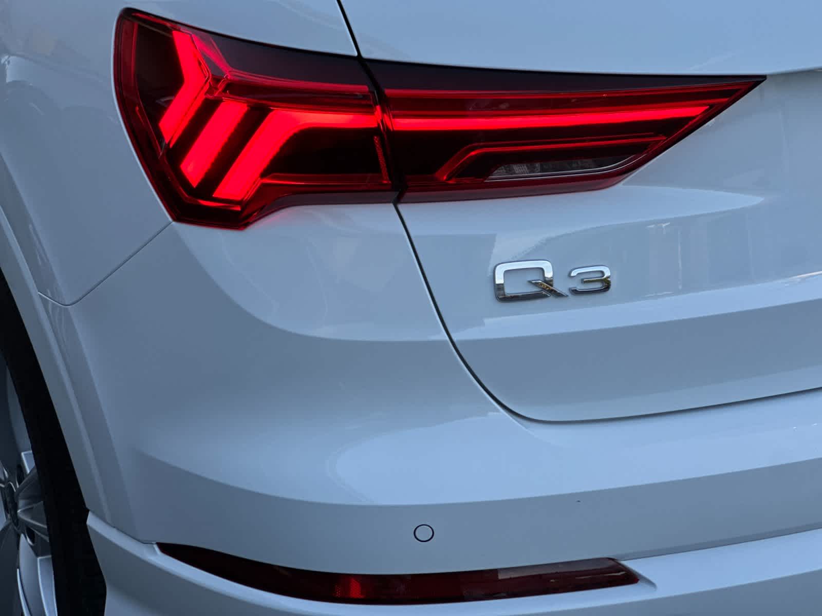 Thumbnail: 2023 Audi Q3 - 27