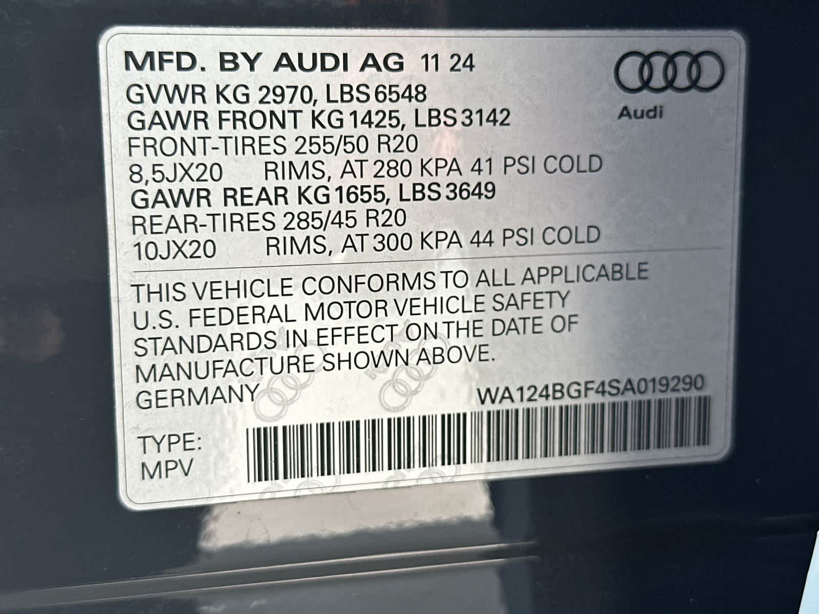 Thumbnail: 2025 Audi Q6 e-tron - 29