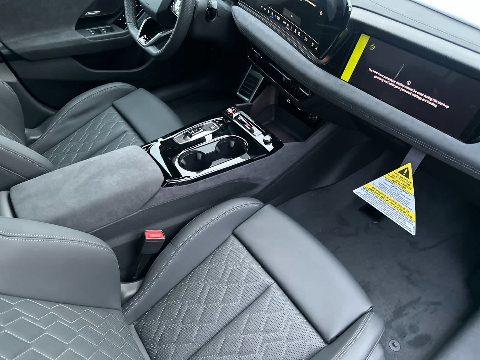 Thumbnail: 2025 Audi e-tron S - 15