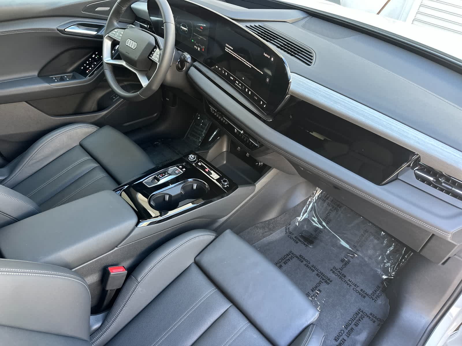 Thumbnail: 2025 Audi Q6 e-tron - 16