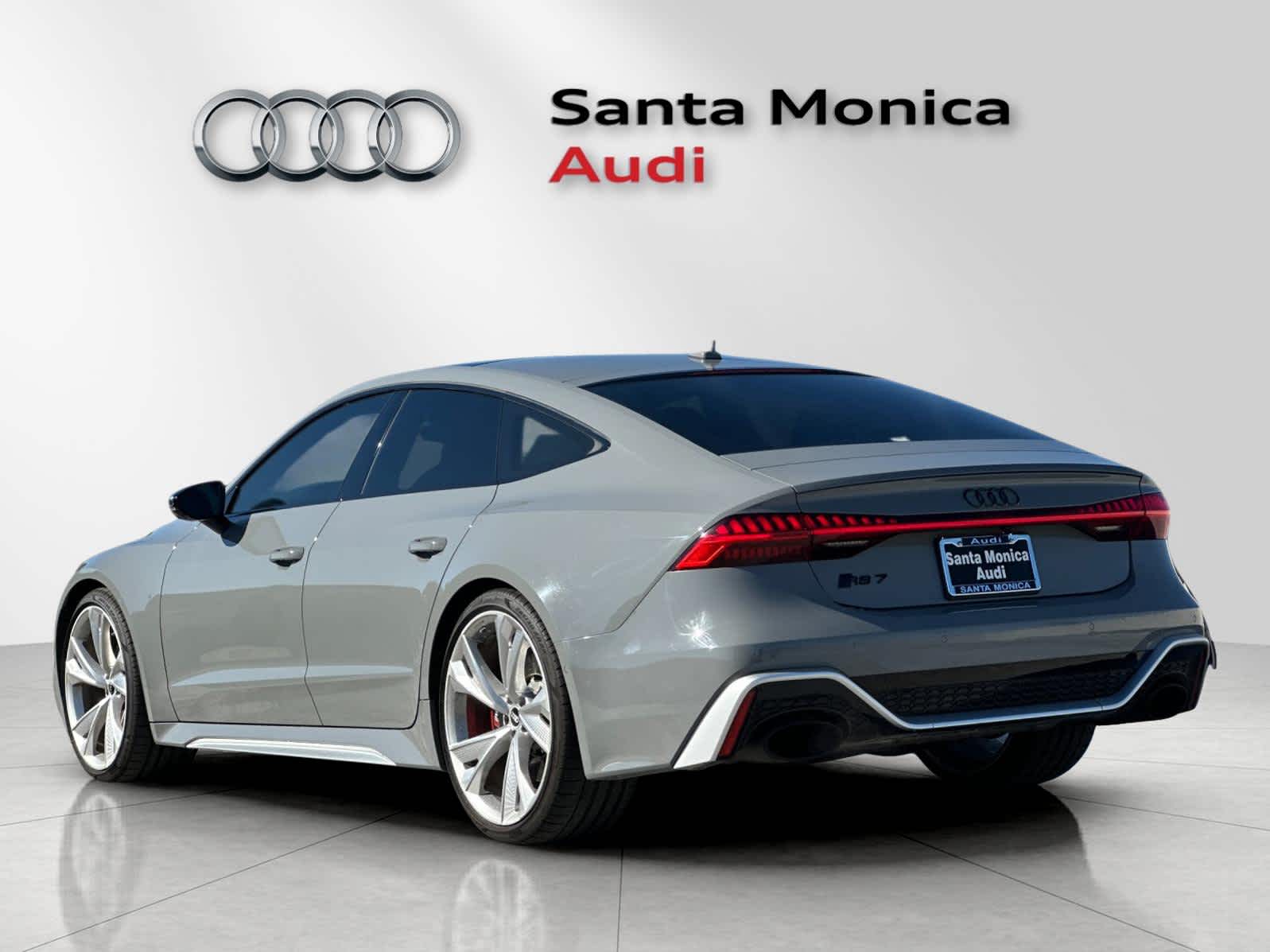 Thumbnail: 2021 Audi RS 7 - 6