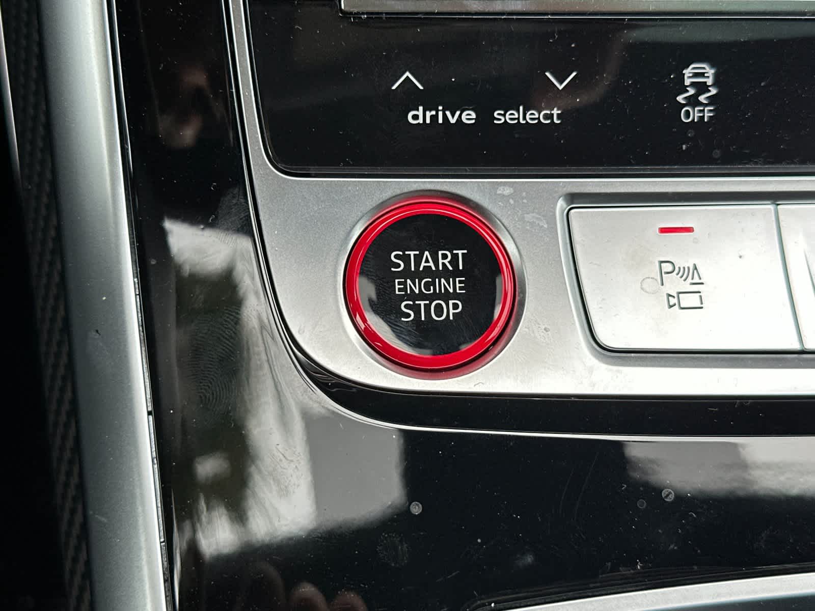 Thumbnail: 2026 Audi SQ8 - 23