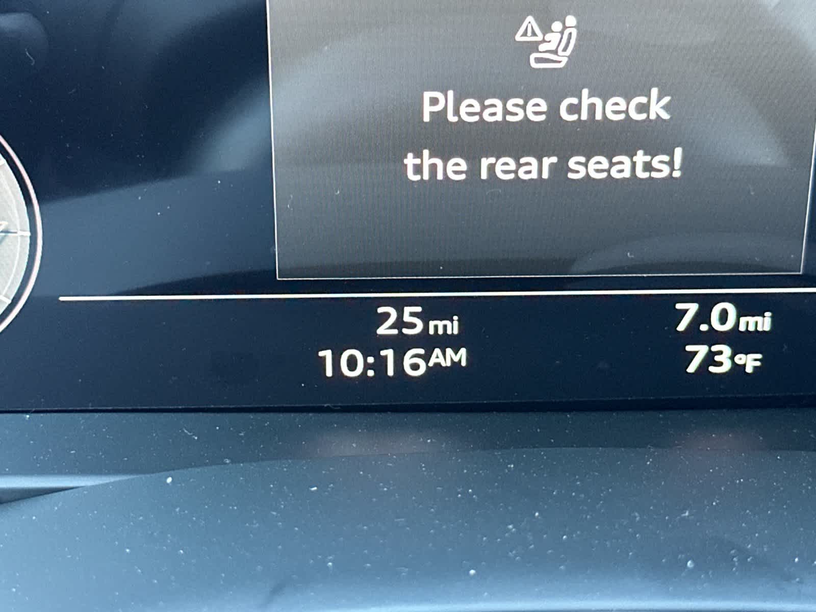 Thumbnail: 2026 Audi Q8 - 26