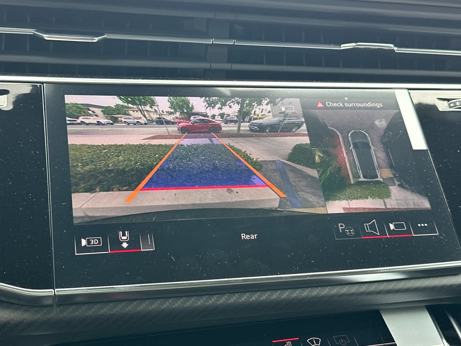 Thumbnail: 2026 Audi SQ8 - 20