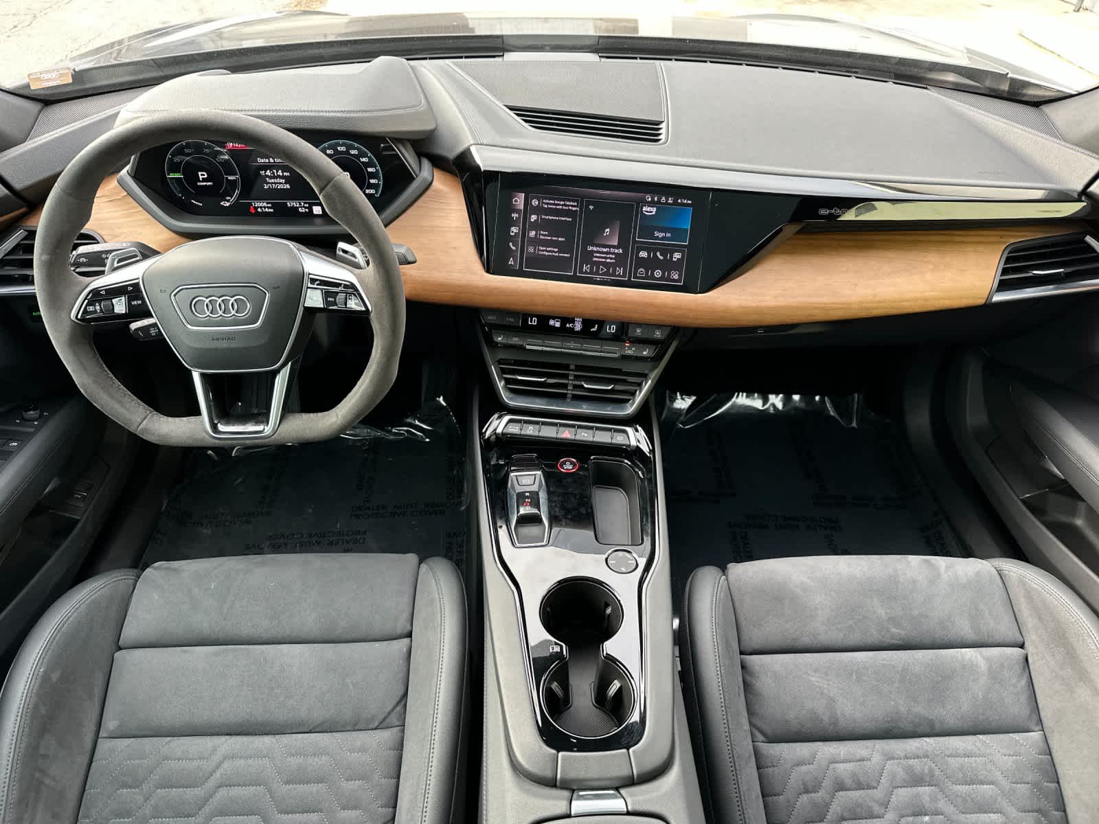 Thumbnail: 2024 Audi e-tron GT - 3