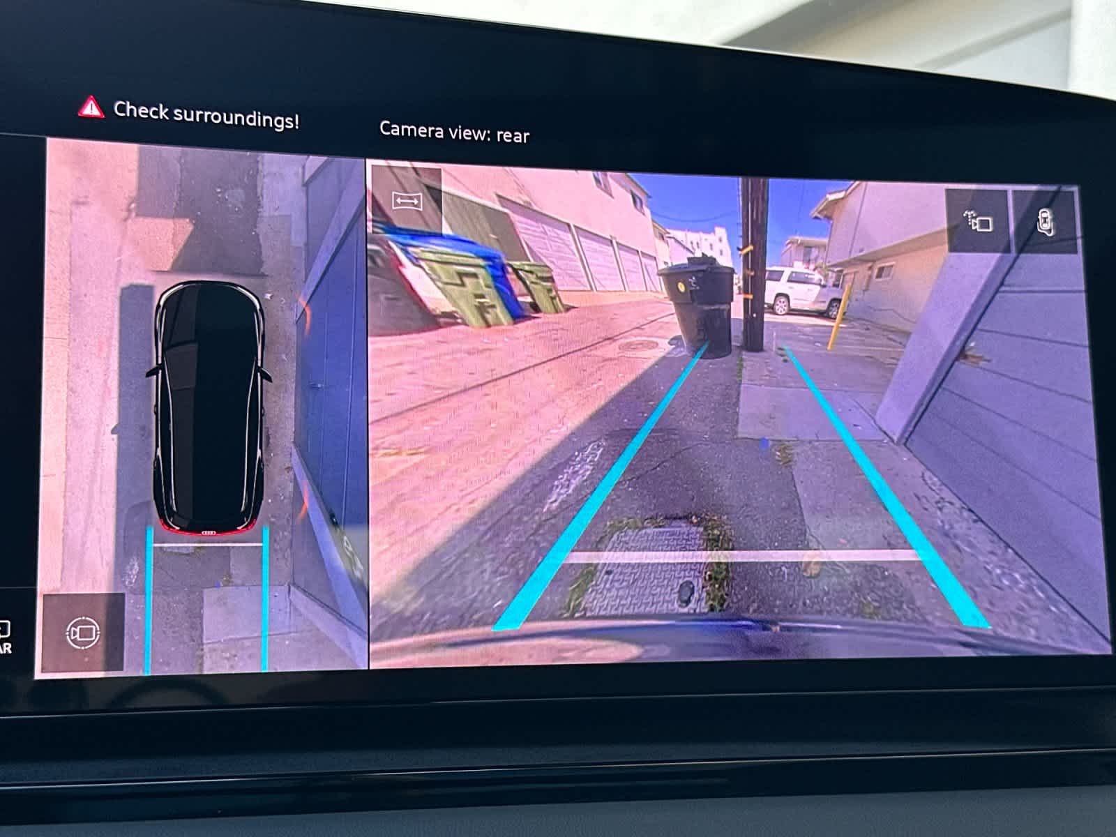 Thumbnail: 2025 Audi Q6 e-tron - 20