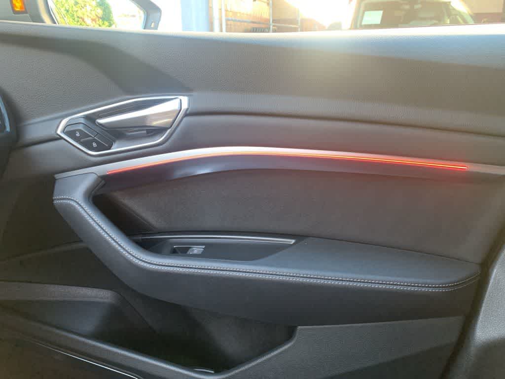 Thumbnail: 2024 Audi Q8 e-tron - 10