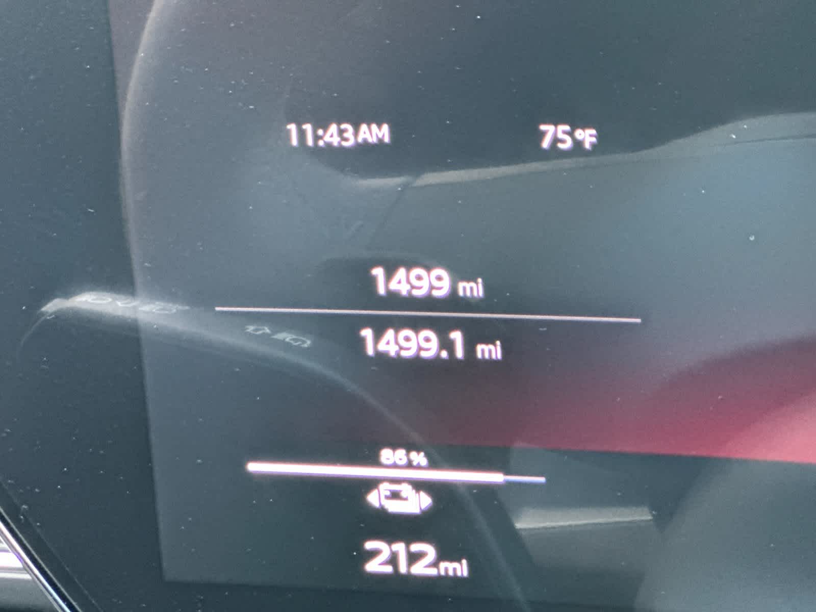 Thumbnail: 2025 Audi Q6 e-tron - 26