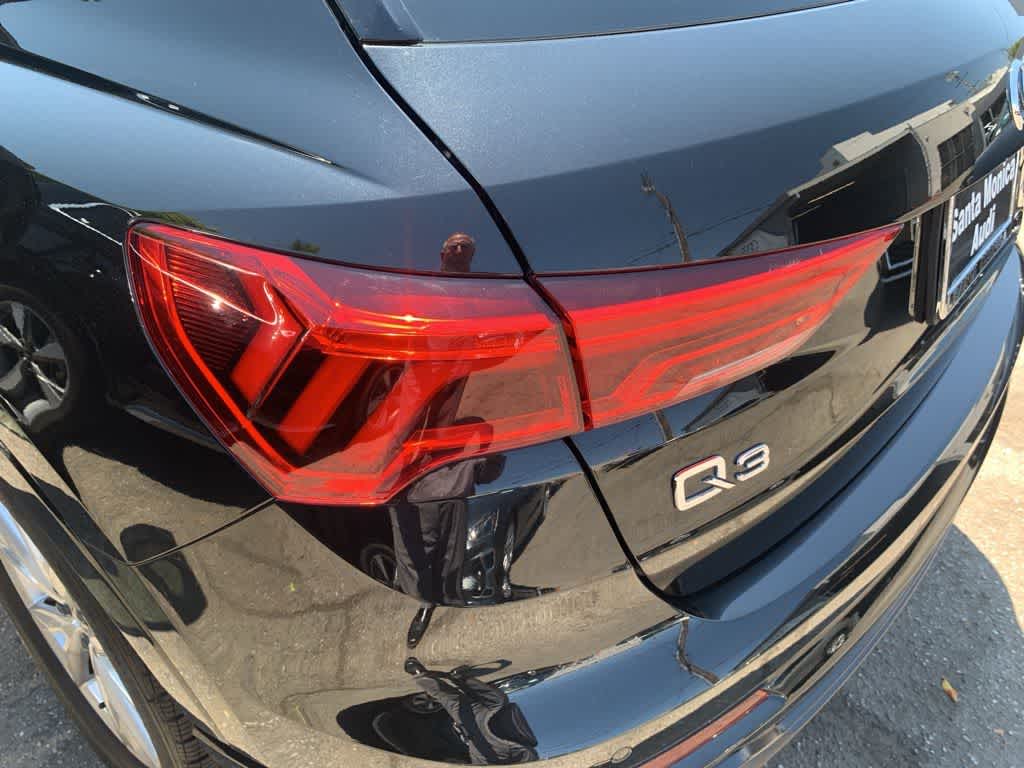 Thumbnail: 2022 Audi Q3 - 22