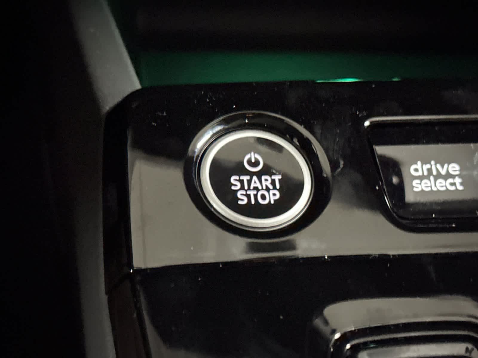 Thumbnail: 2025 Audi e-tron - 22