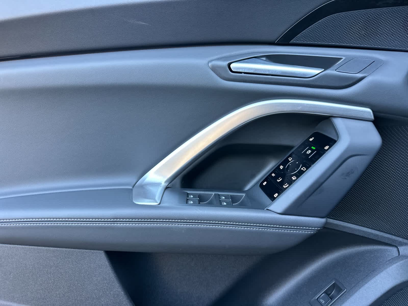 Thumbnail: 2025 Audi Q5 - 12