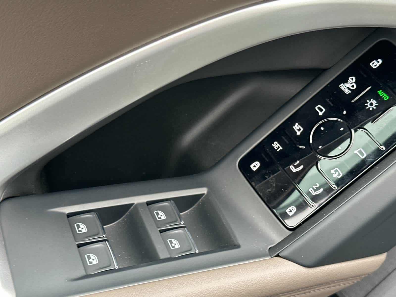 Thumbnail: 2025 Audi Q5 - 13