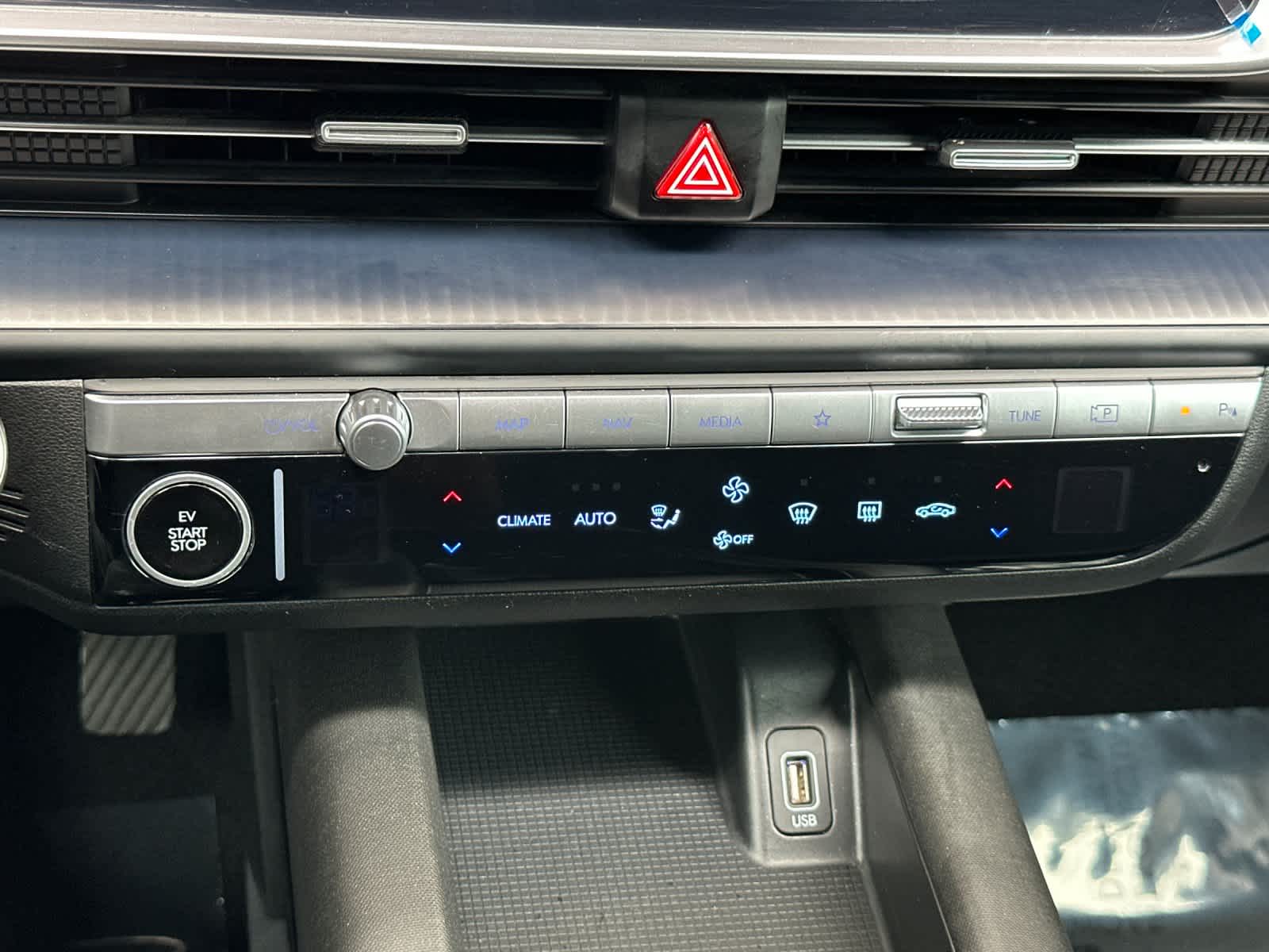 Thumbnail: 2024 Hyundai Ioniq 6 - 20