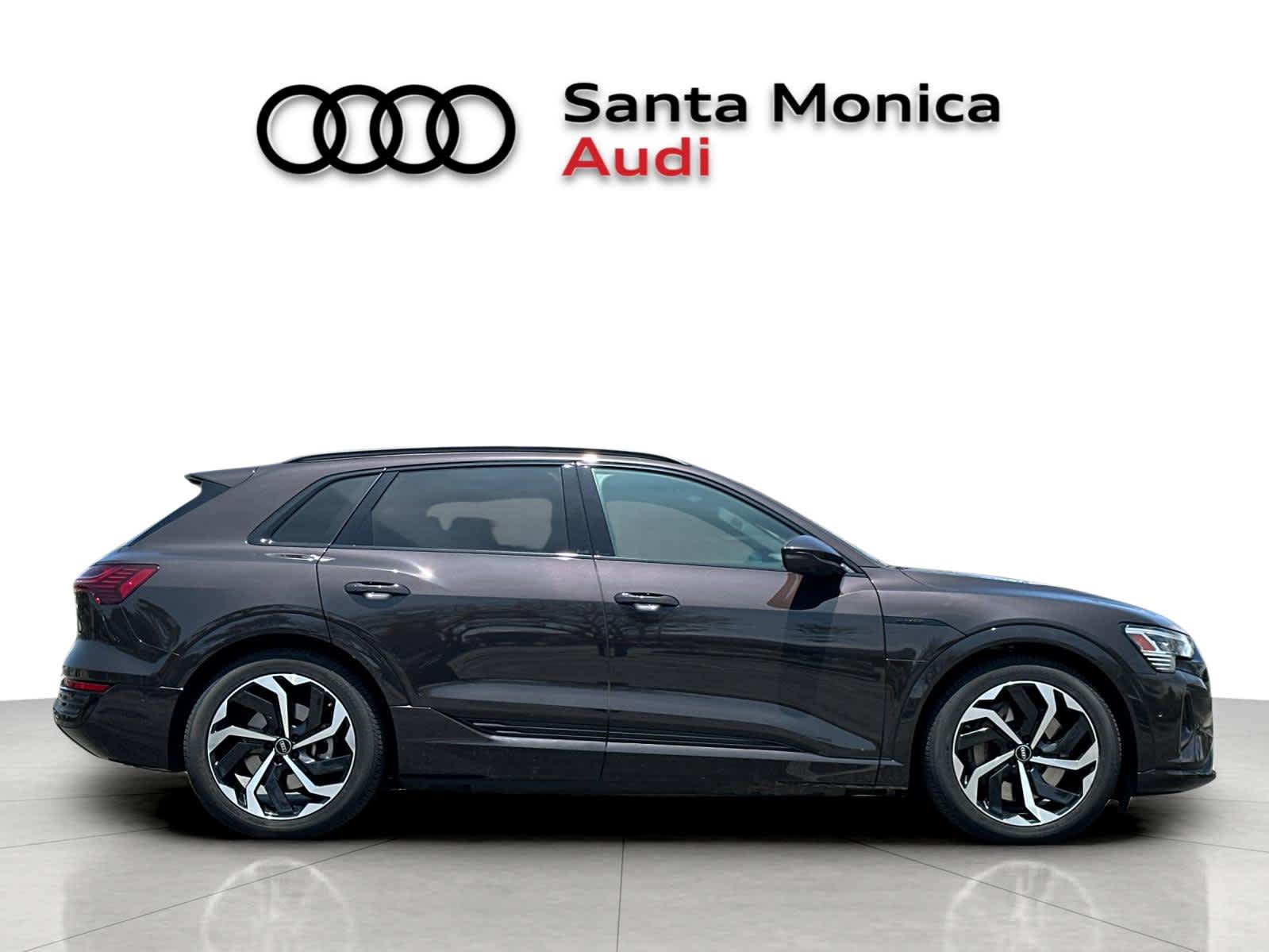 Thumbnail: 2024 Audi Q8 e-tron - 7