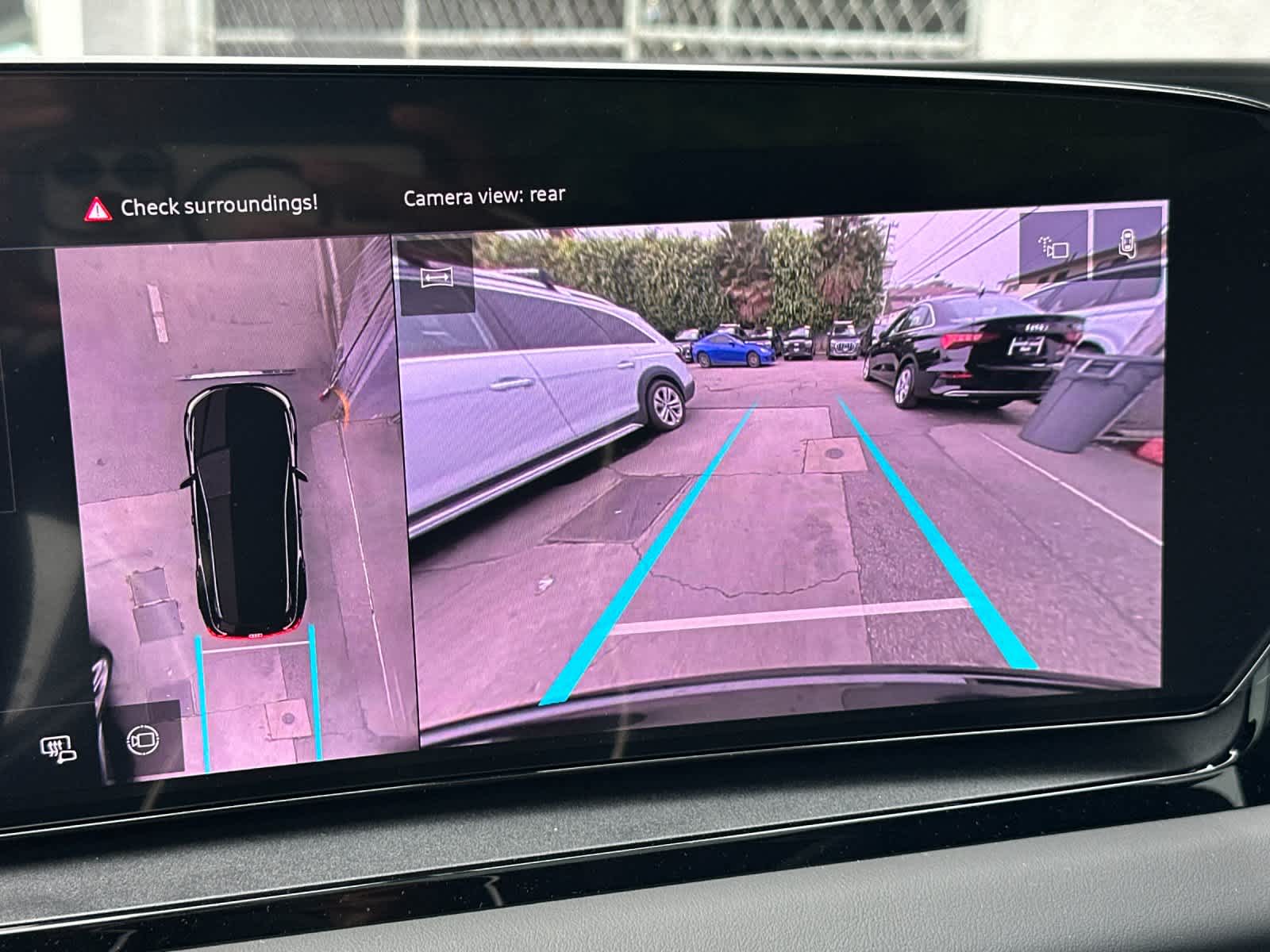 Thumbnail: 2025 Audi Q6 e-tron - 20