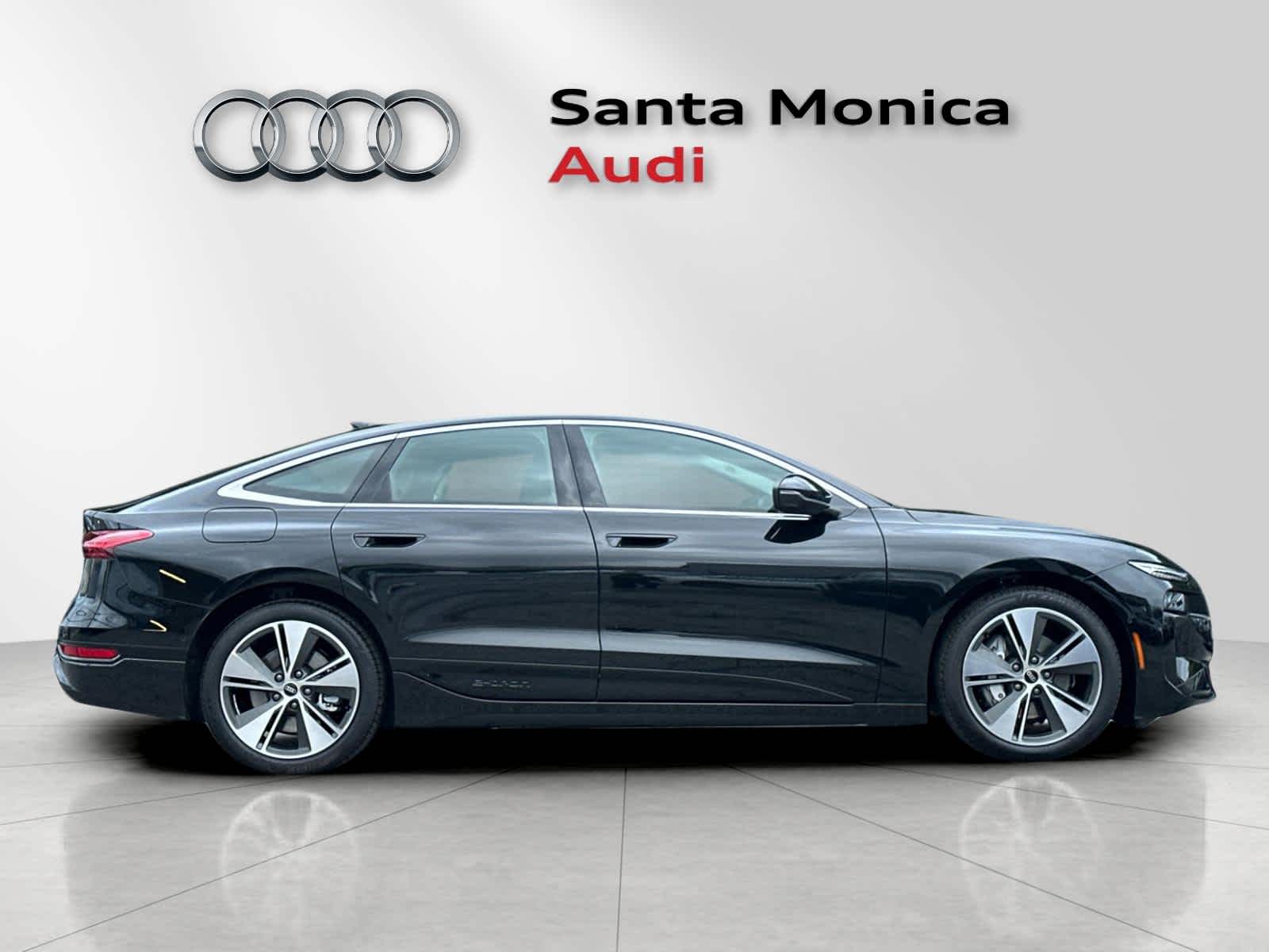 Thumbnail: 2025 Audi e-tron - 8