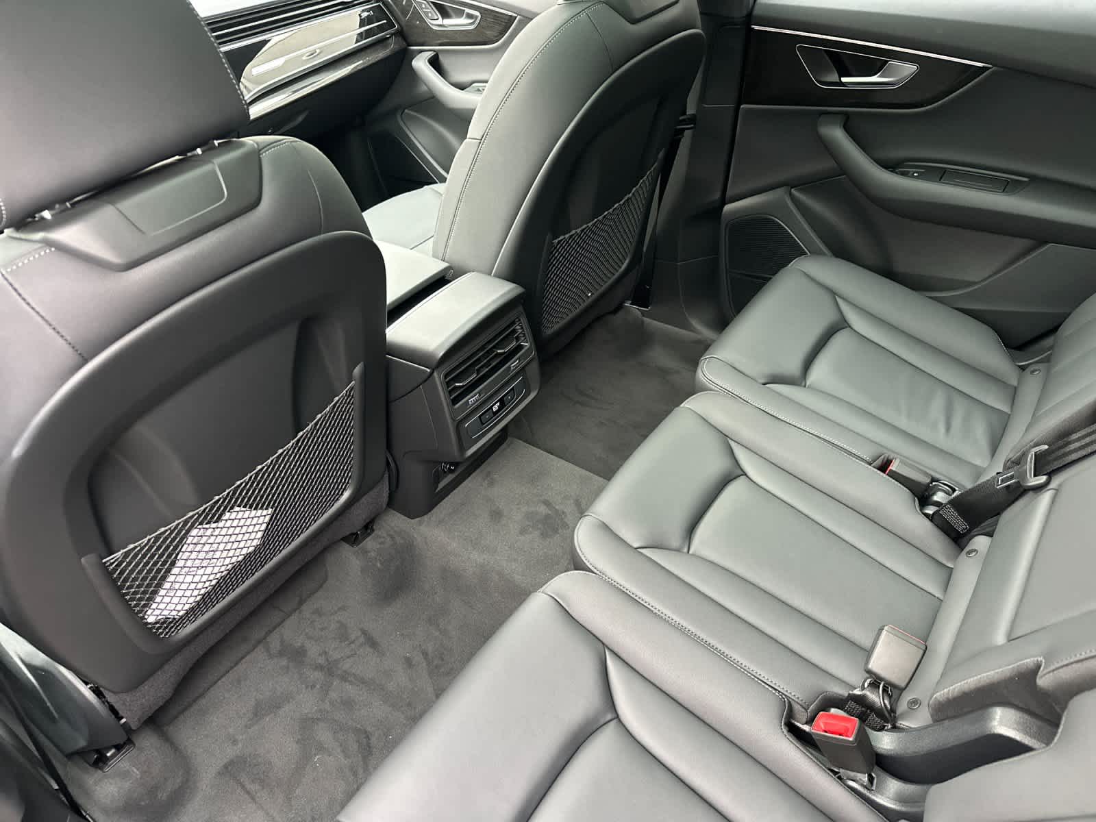 Thumbnail: 2026 Audi Q7 - 4