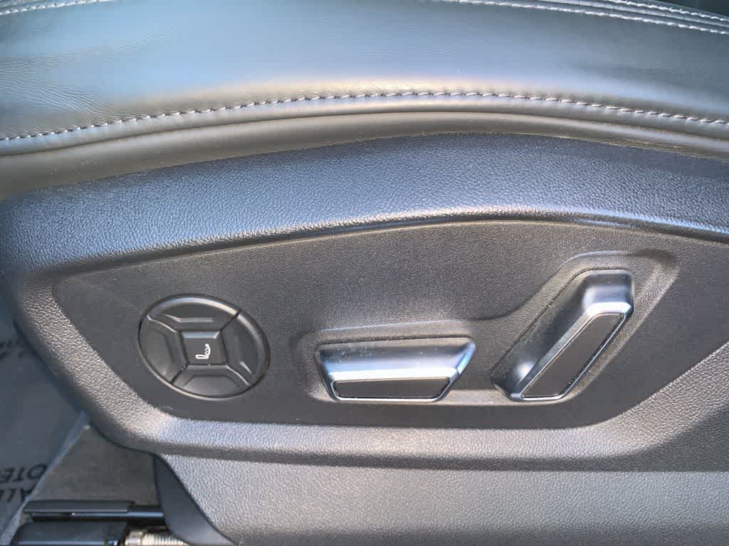 Thumbnail: 2022 Audi Q8 - 23