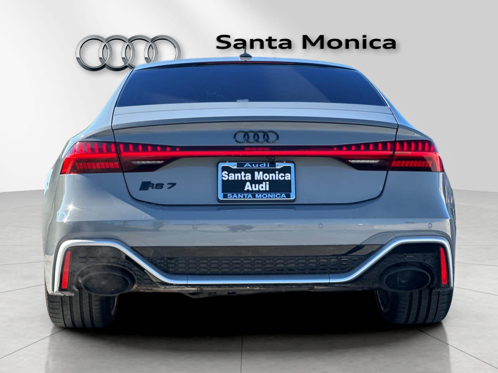 Thumbnail: 2021 Audi RS 7 - 7