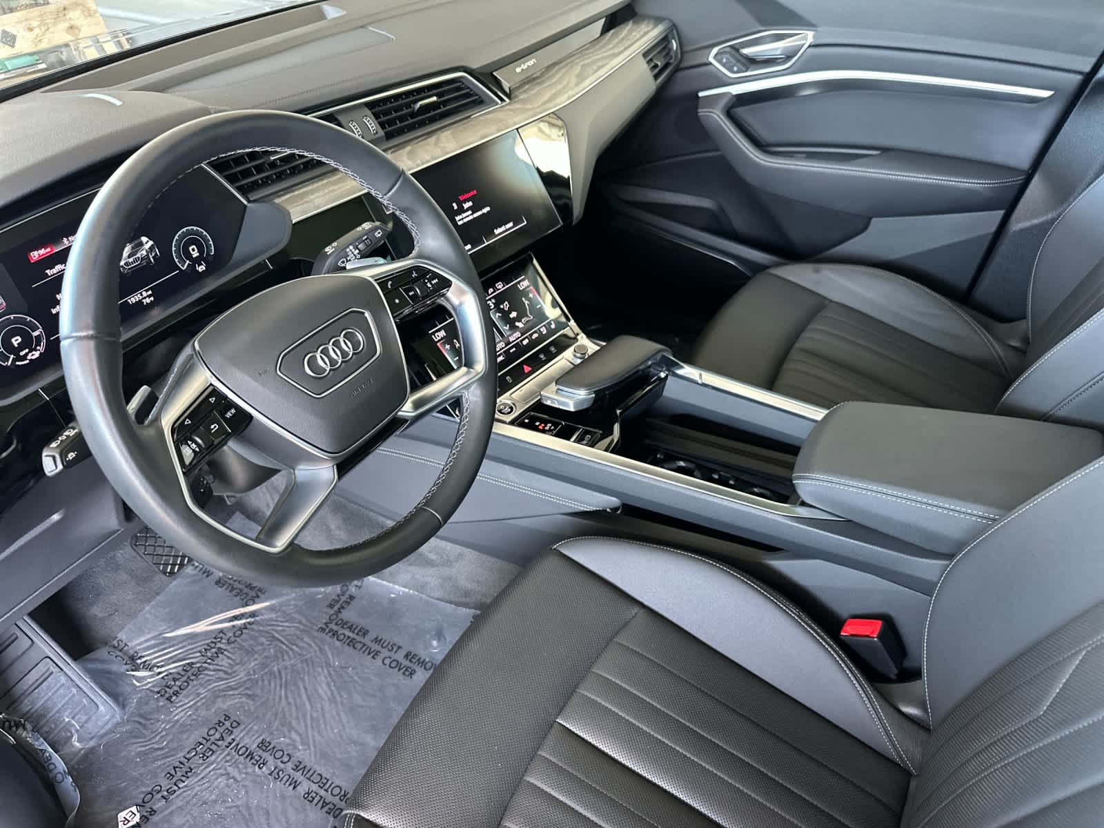 Thumbnail: 2023 Audi e-tron - 11