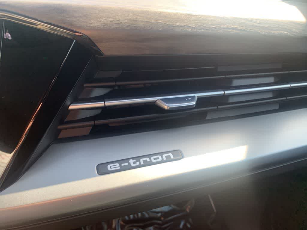 Thumbnail: 2023 Audi Q4 e-tron - 12