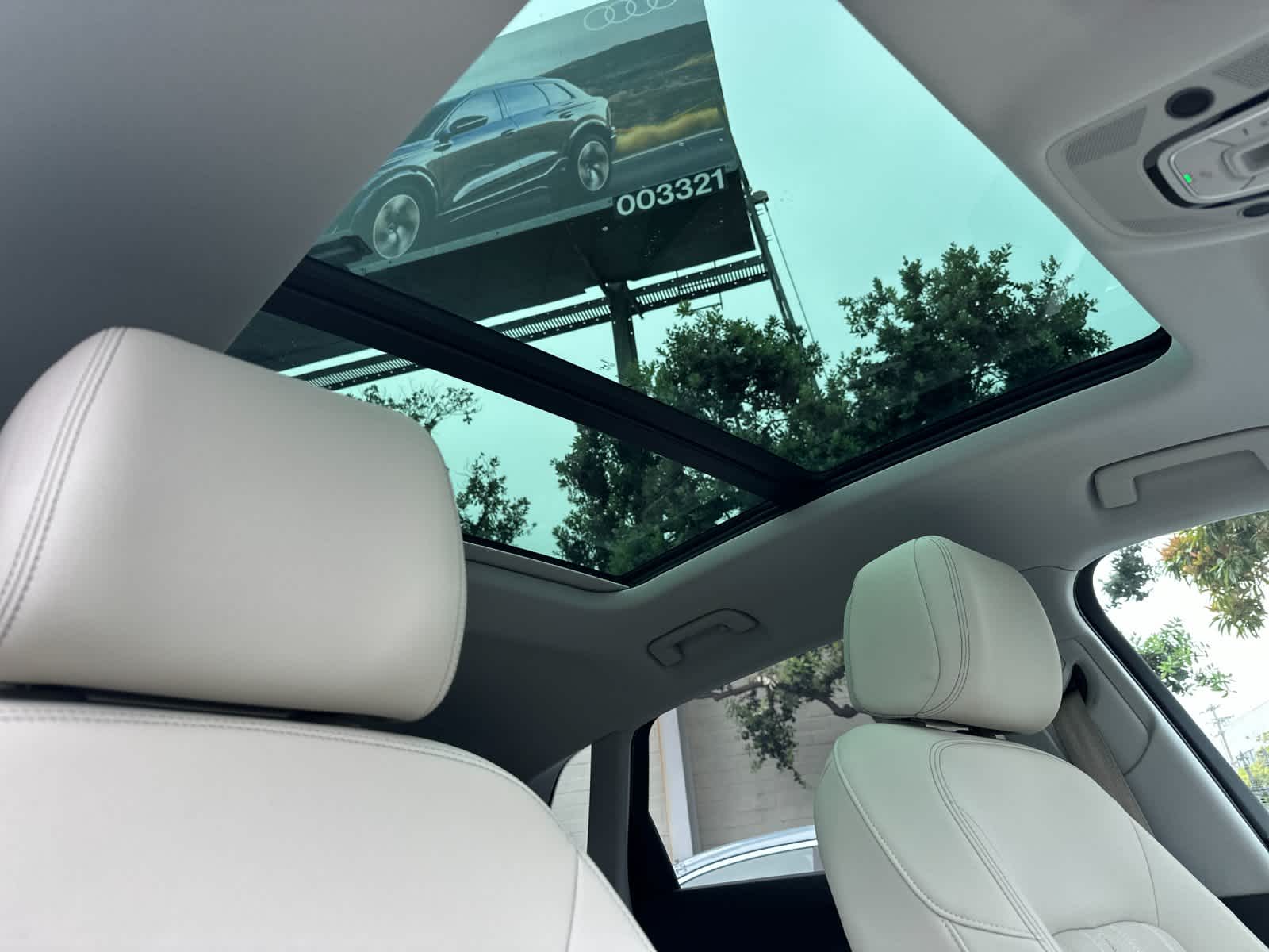 Thumbnail: 2024 Audi Q8 e-tron - 17