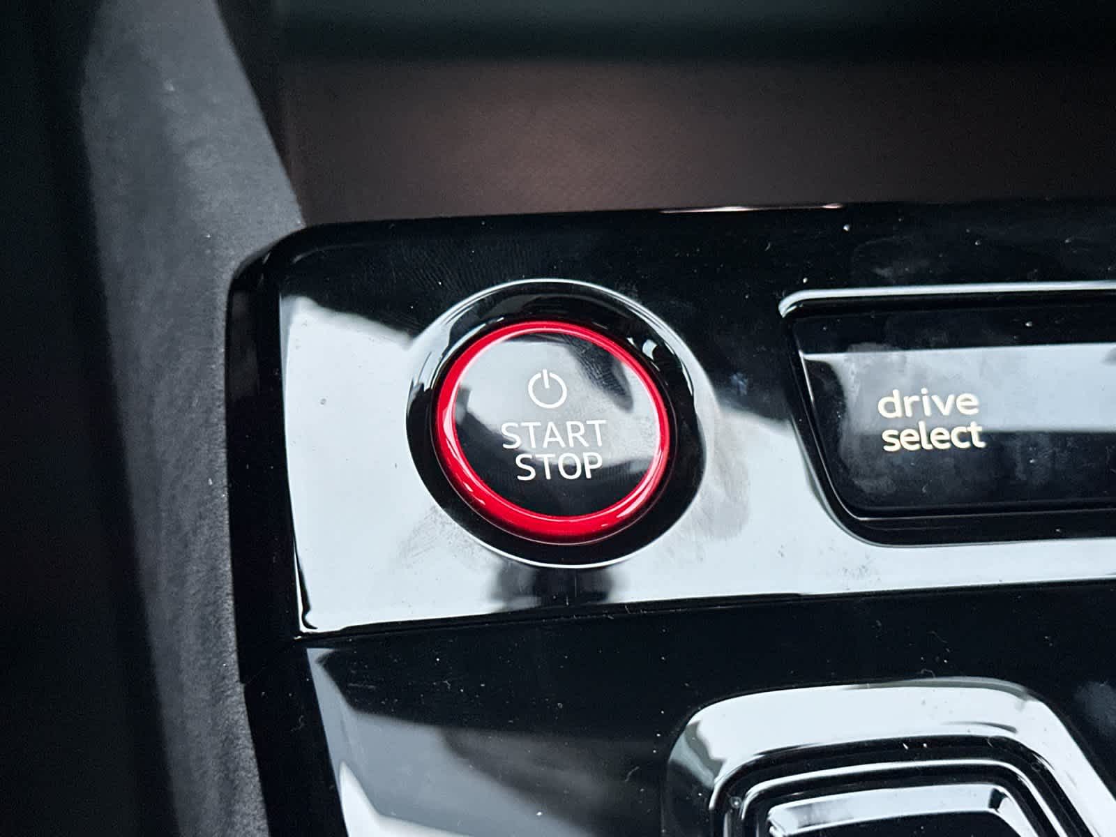 Thumbnail: 2025 Audi e-tron S - 21