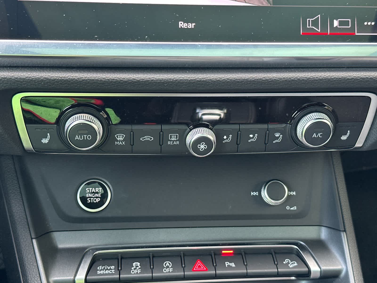 Thumbnail: 2025 Audi Q3 - 20