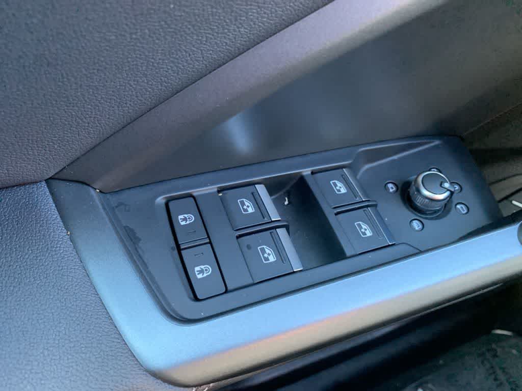 Thumbnail: 2024 Audi Q3 - 19