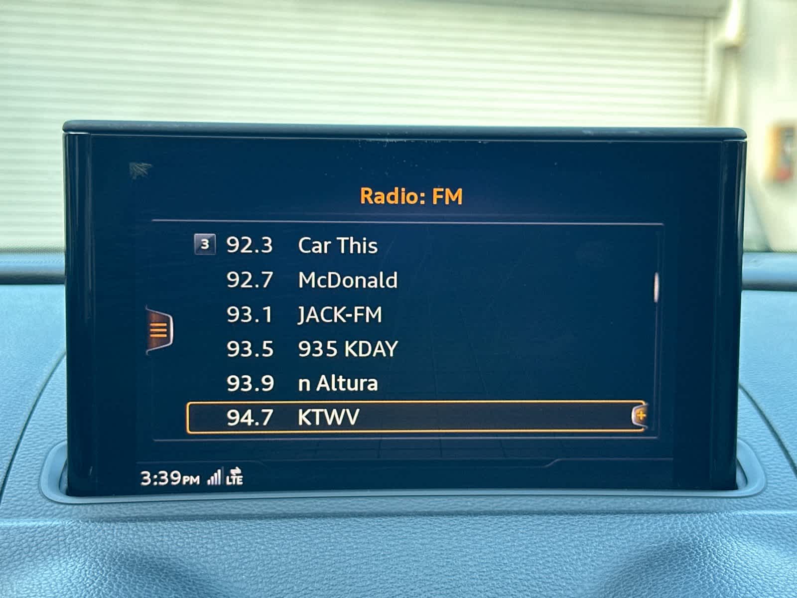 Thumbnail: 2018 Audi A3 e-tron - 18